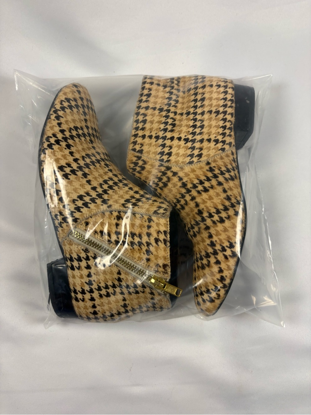 Very Volatile Pony Hair Houndstooth Ankle Boots Sz 6.5 Indie Sleaze - Picture 11 of 11